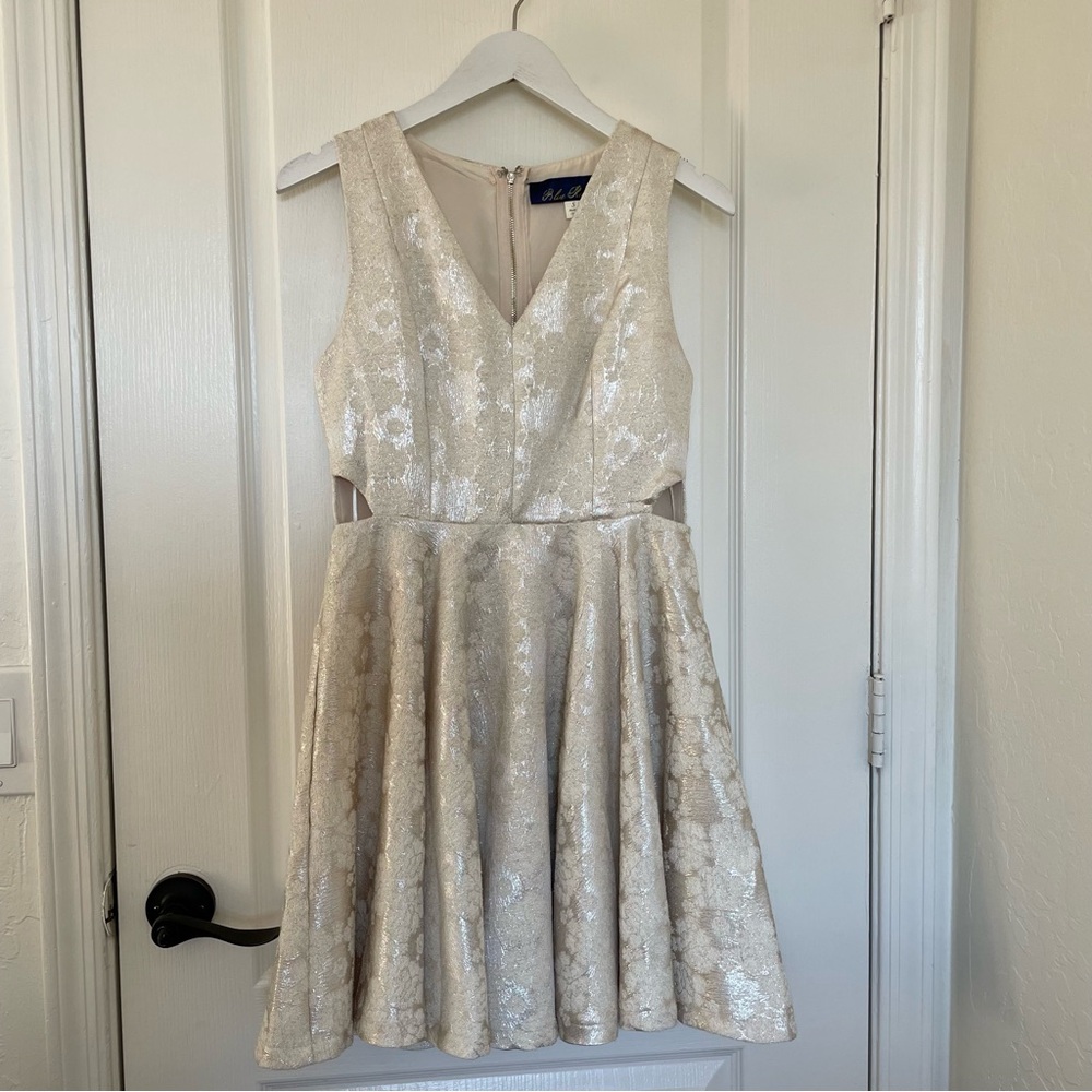 Elegant Metallic Keyhole Dress - Woman’s Small - Christmas, NYE, Wedding